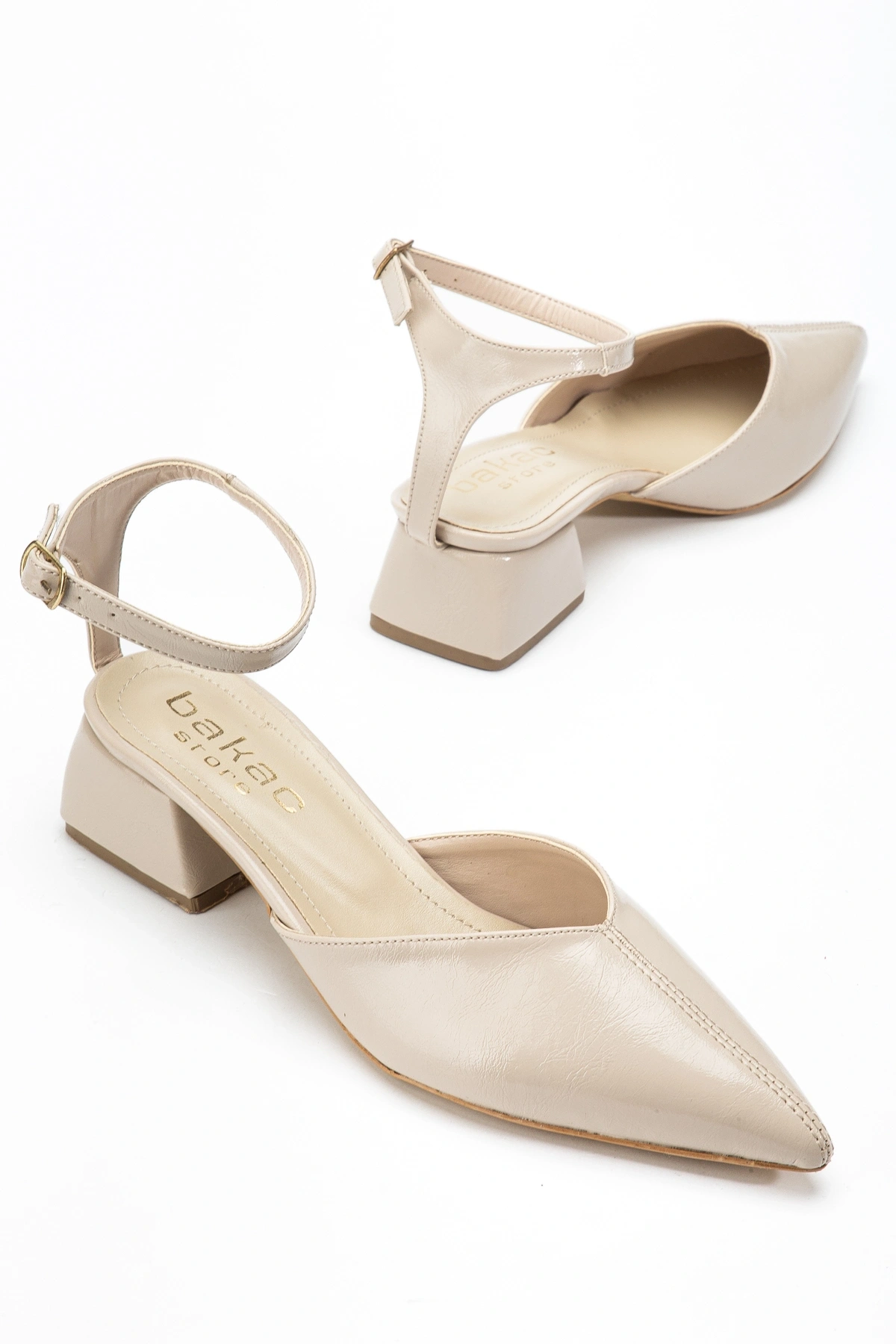 Kadın Bej Rengi Kırışık Rugan Önü Dikişli Sivri Burun Kısa Topuklu Ayakkabı