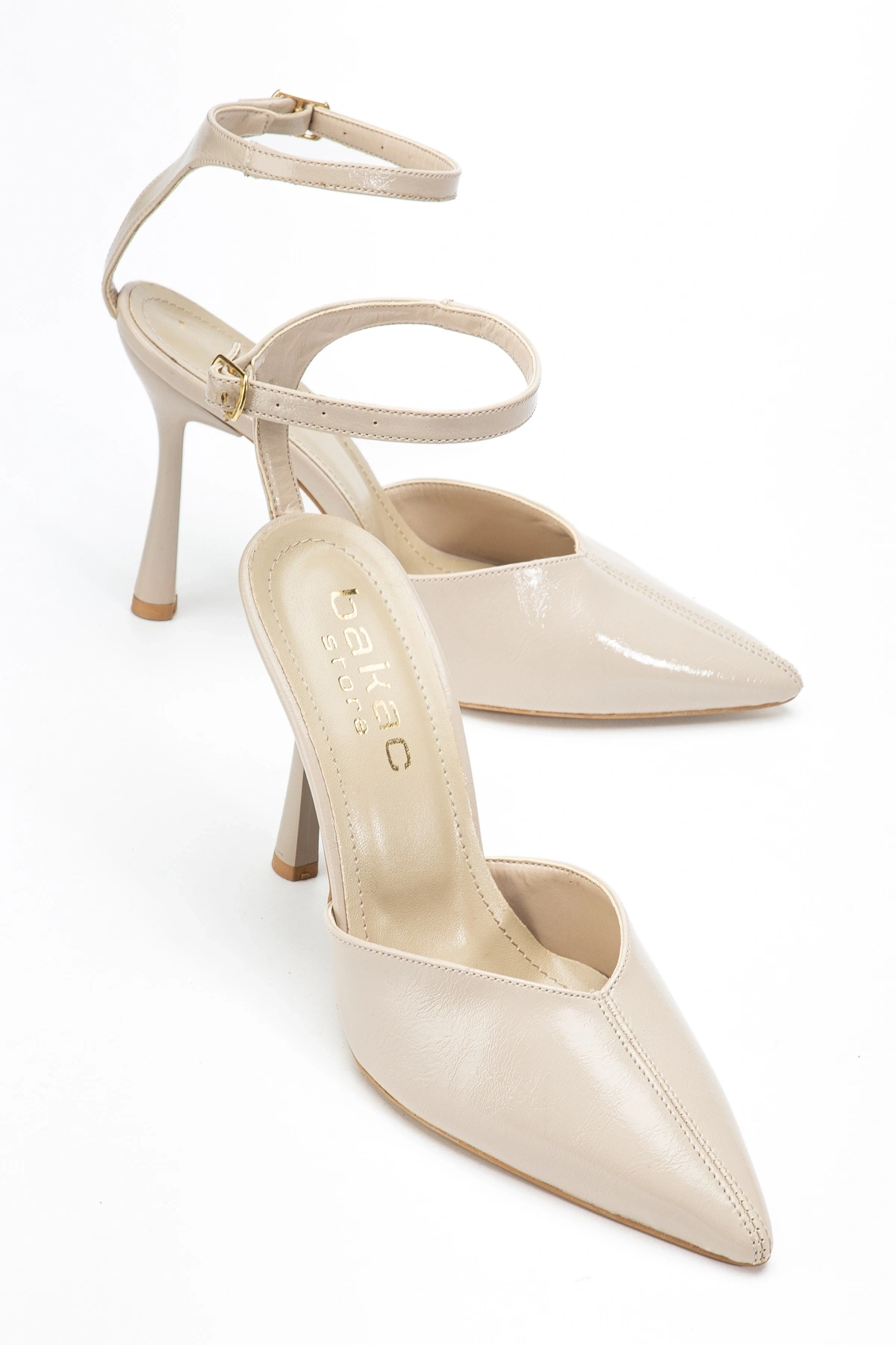 Kadın Bej Kırışık Rugan Önü Dikişli Sivri Burun Topuklu Ayakkabı