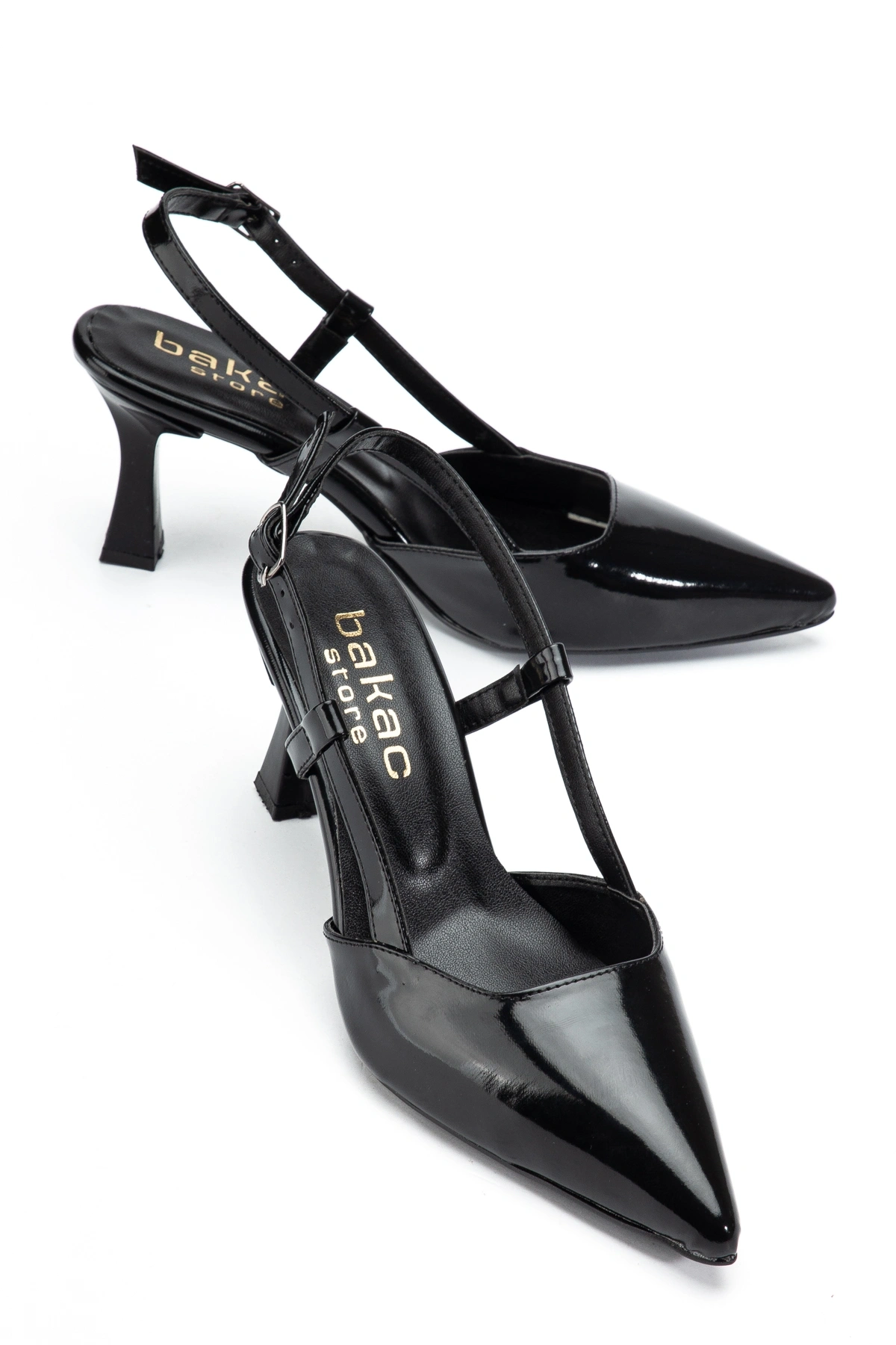 Kadın Siyah Rugan Sivri Burun Şık Topuklu Ayakkabı