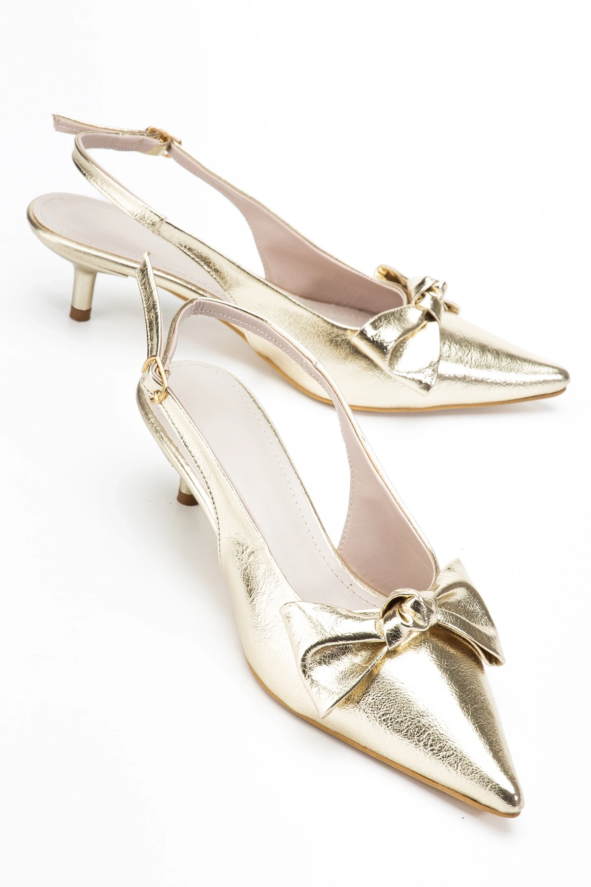 Kadın Gold Rengi Kırışık Rugan Fiyonklu Kısa topuklu Ayakkabı