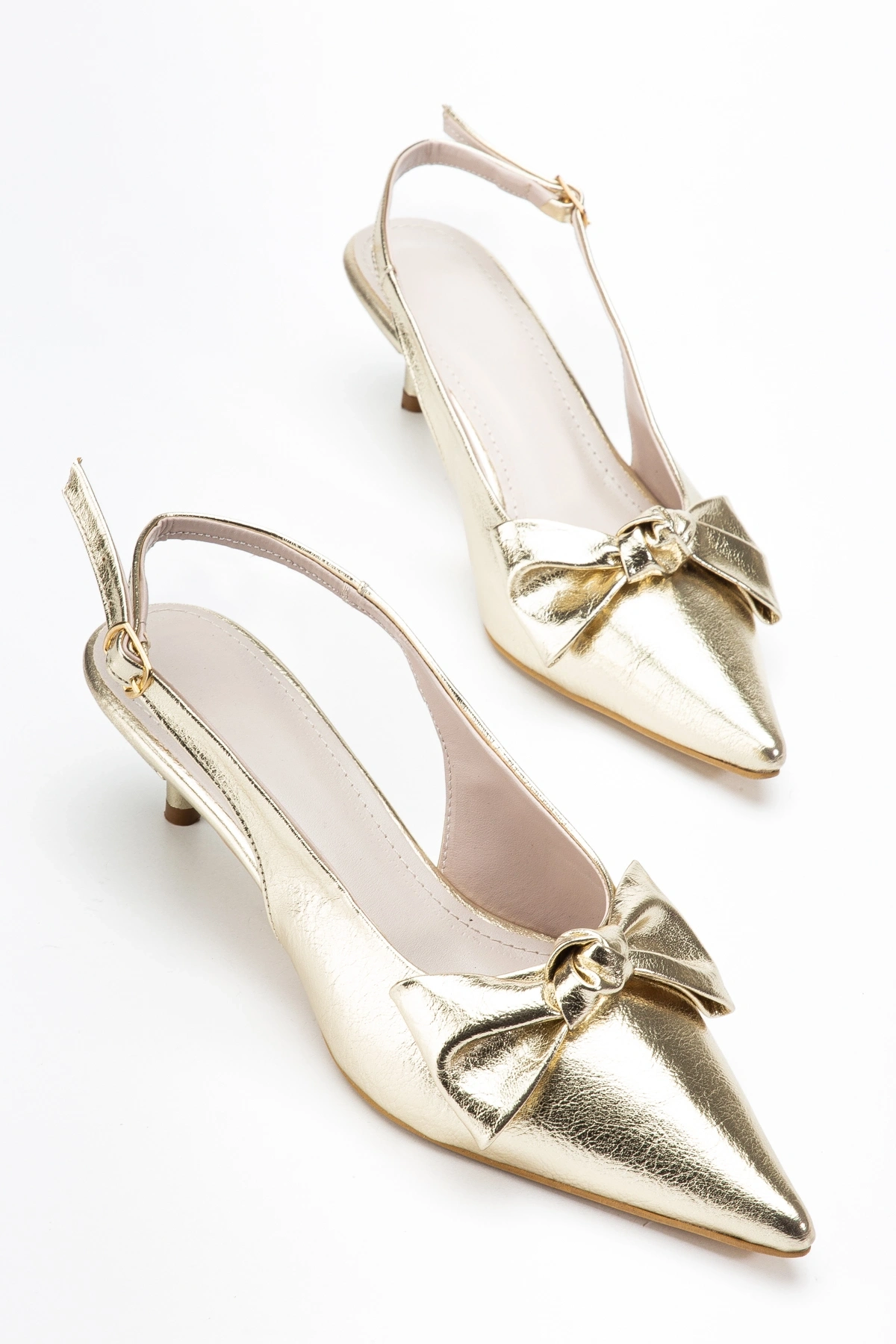 Kadın Gold Rengi Kırışık Rugan Fiyonklu Kısa topuklu Ayakkabı