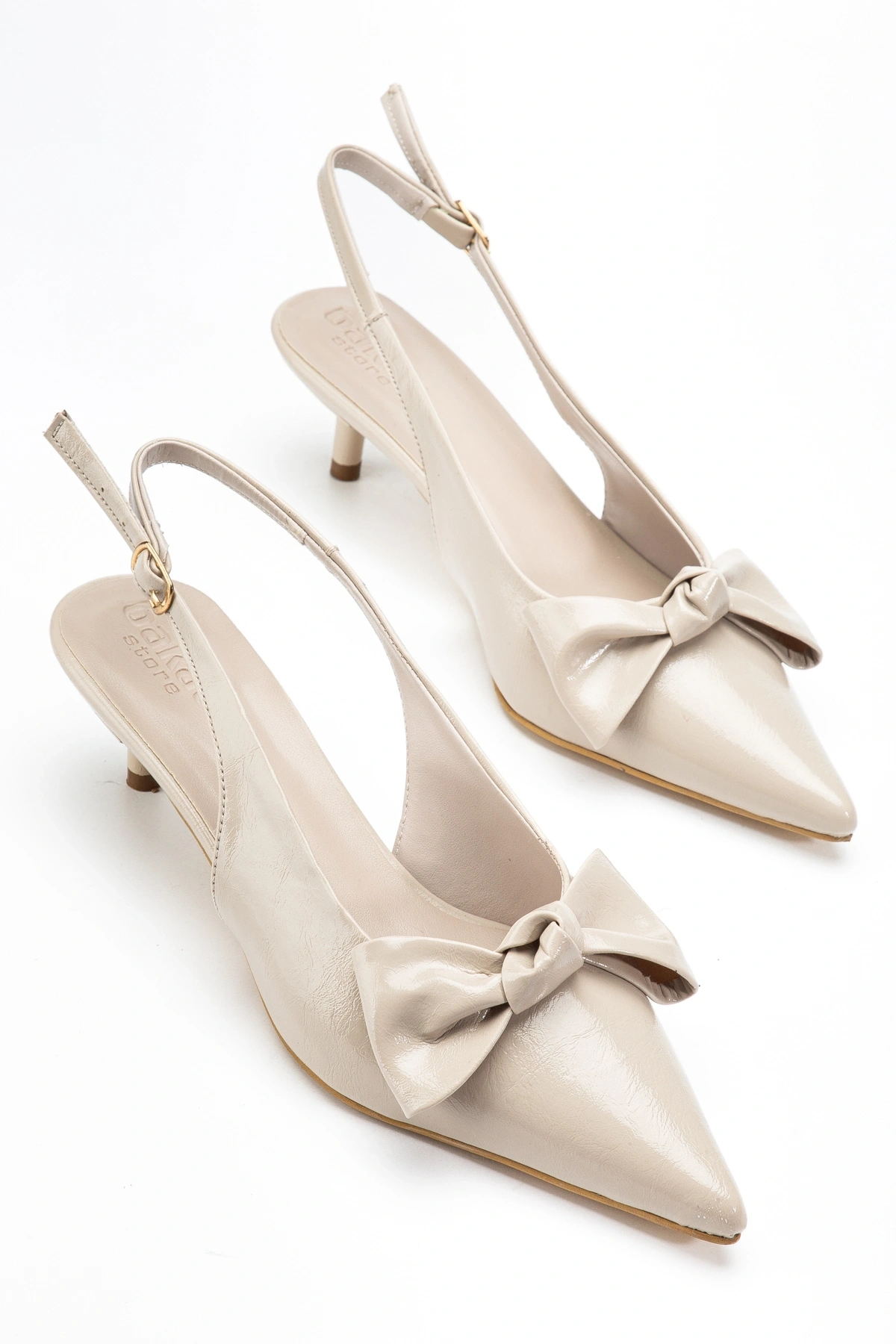 Kadın Bej Rengi Kırışık Rugan Fiyonklu Kısa topuklu Ayakkabı