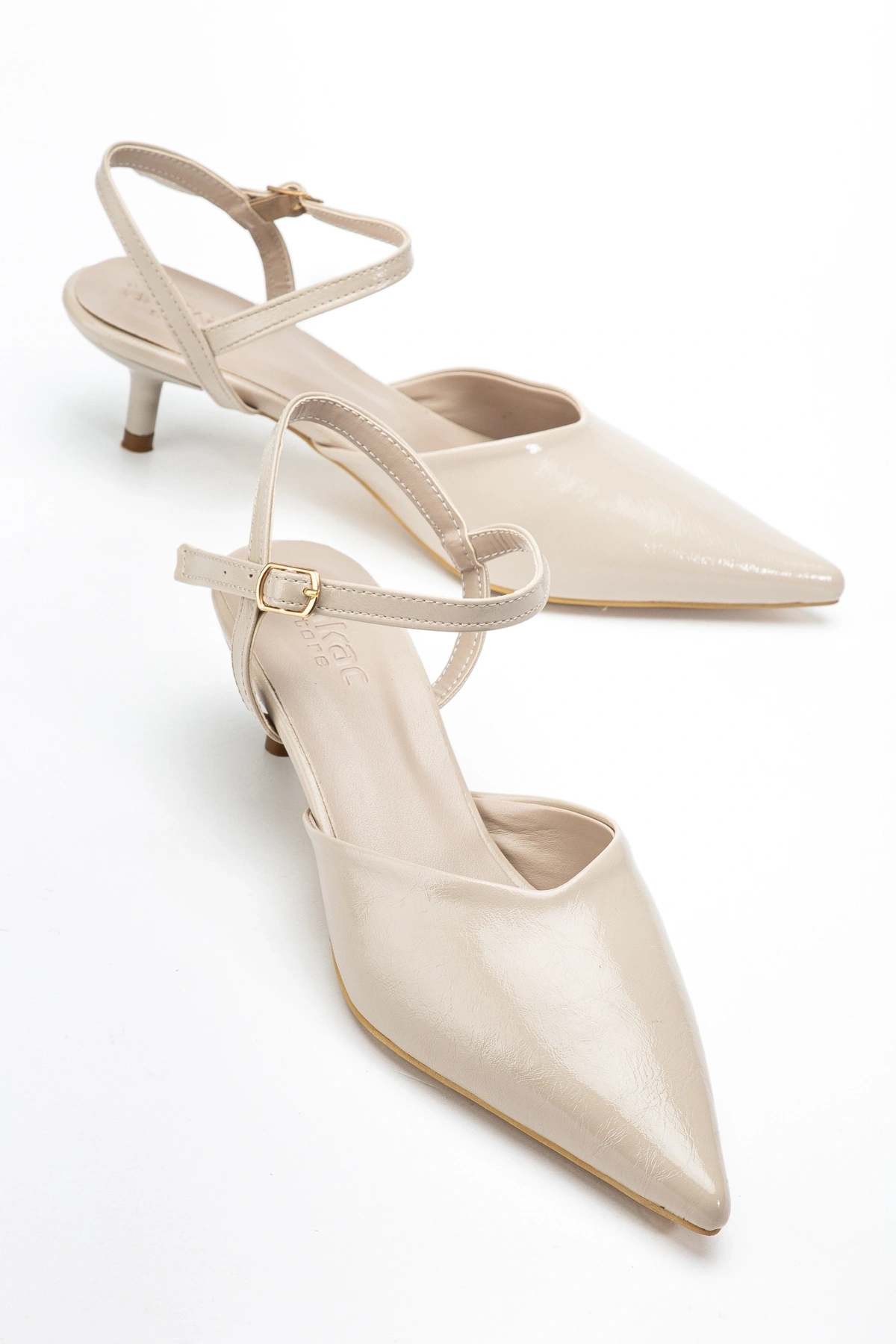 Kadın Bej Rengi Kırışık Rugan Sivri Burun Kısa Topuklu Ayakkabı