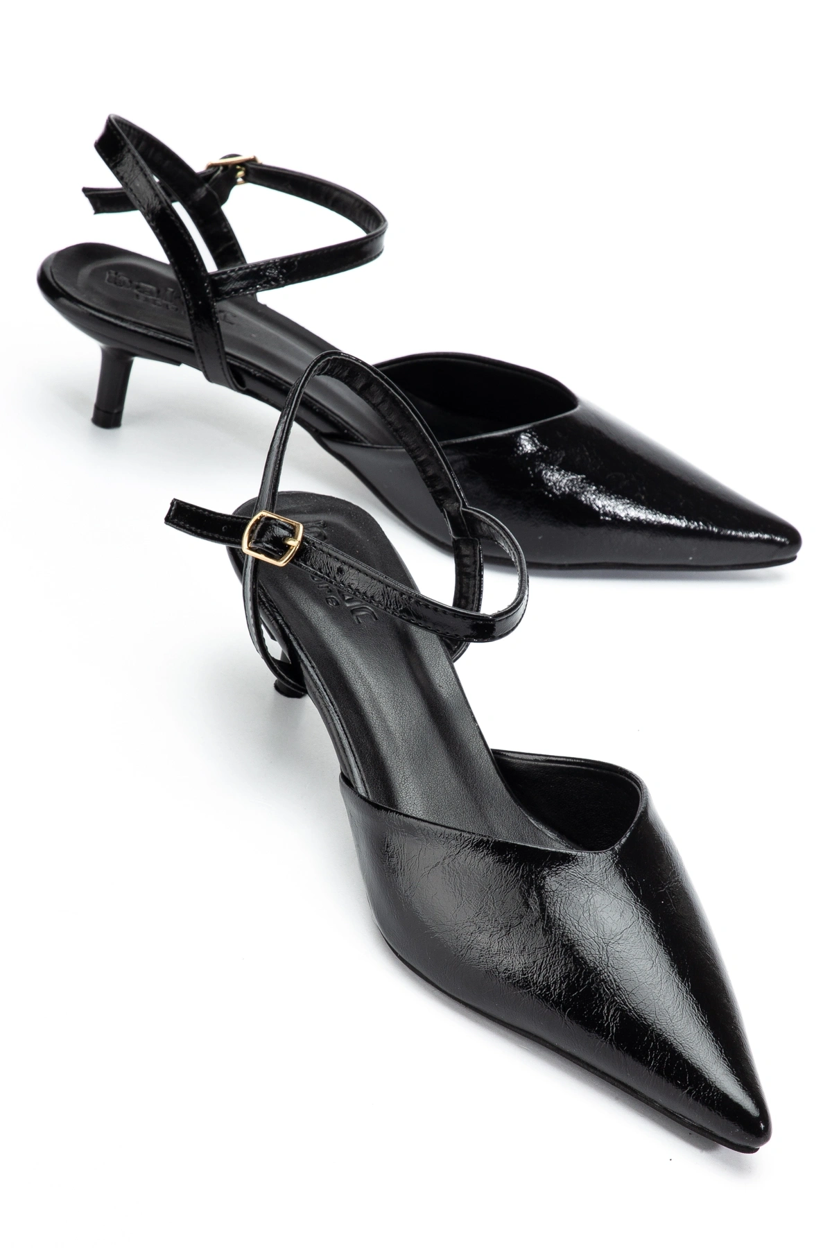 Kadın Siyah Kırışık Rugan Sivri Burun Kısa Topuklu Ayakkabı