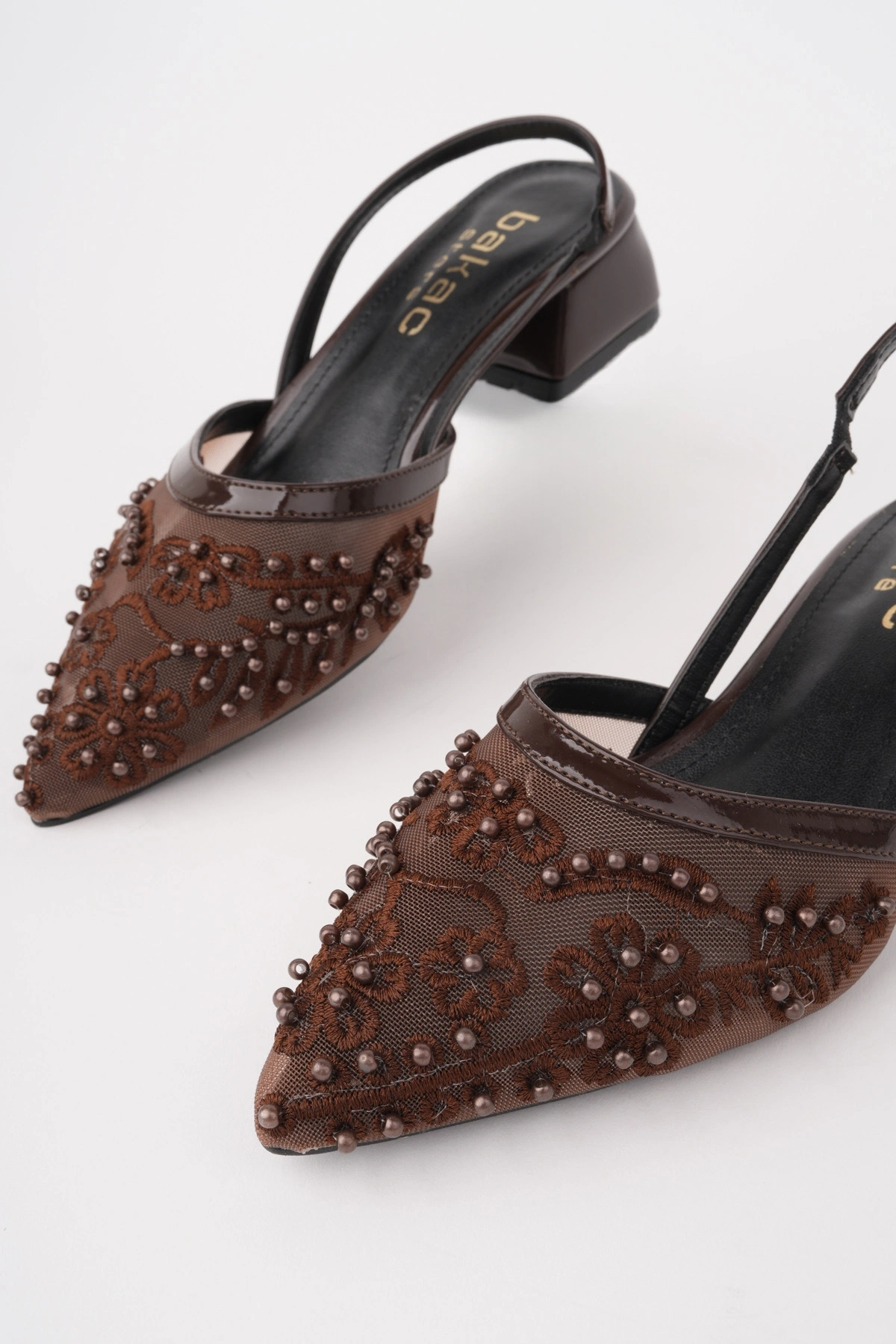 Kadın Kahverengi Nakışlı Ve Boncuklu Topuklu Ayakkabı