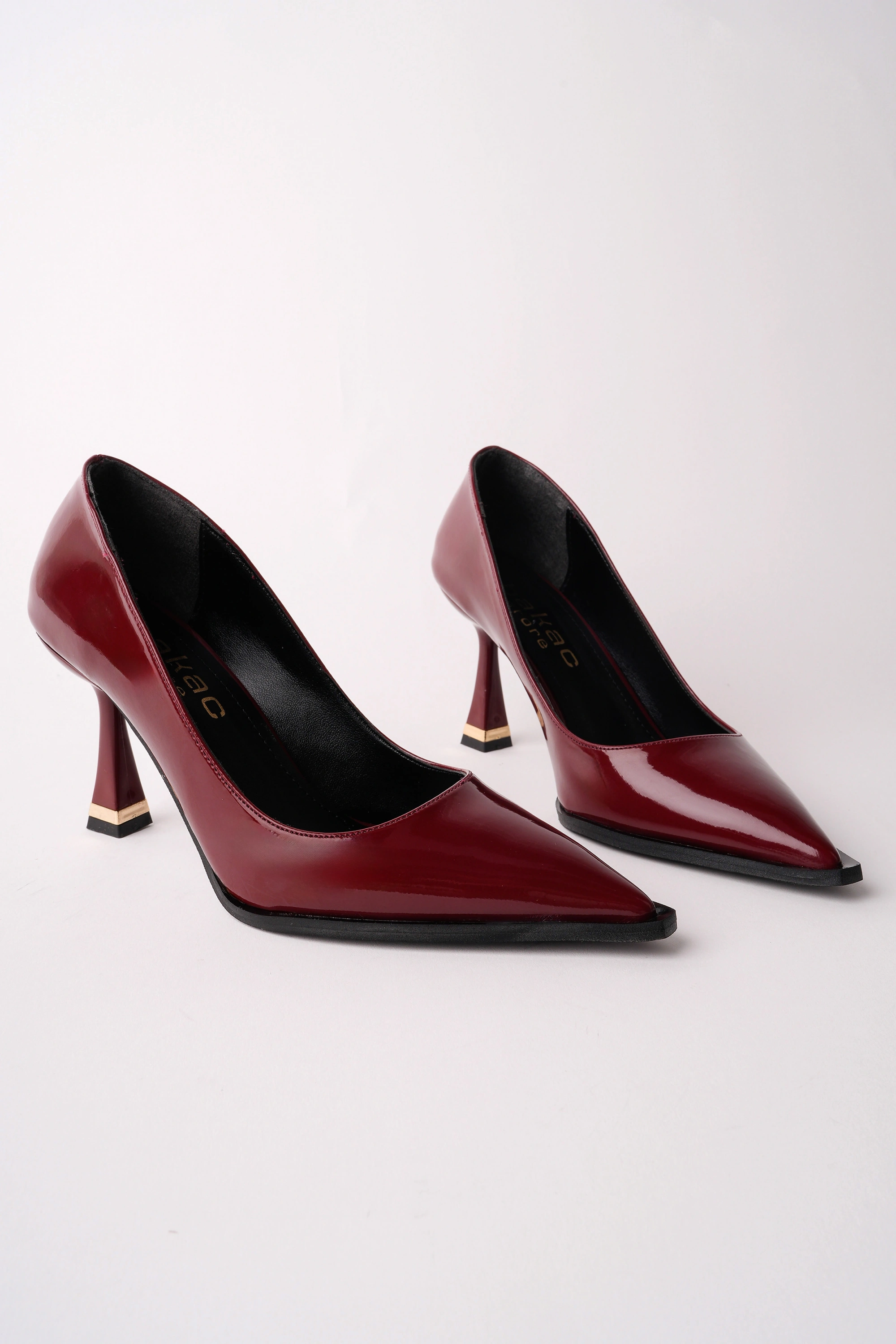 Kadın Bordo Rugan Sivri Burun Şık Topuklu Ayakkabı