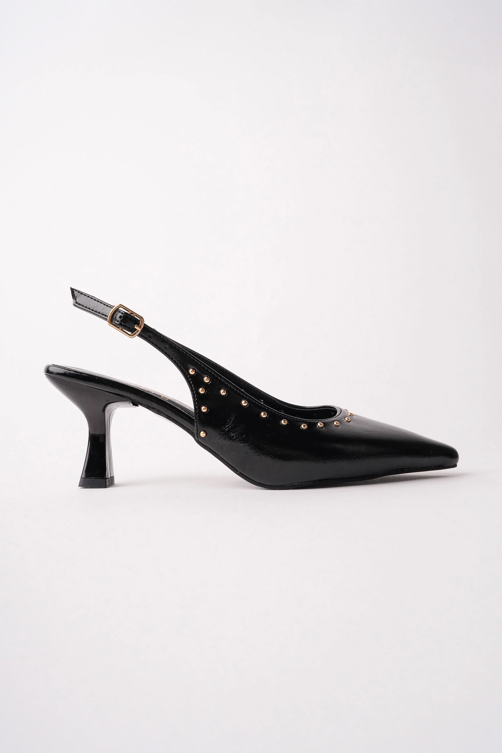 Kadın Siyah Zımba Detaylı Sivri Burun Topuklu Ayakkabı