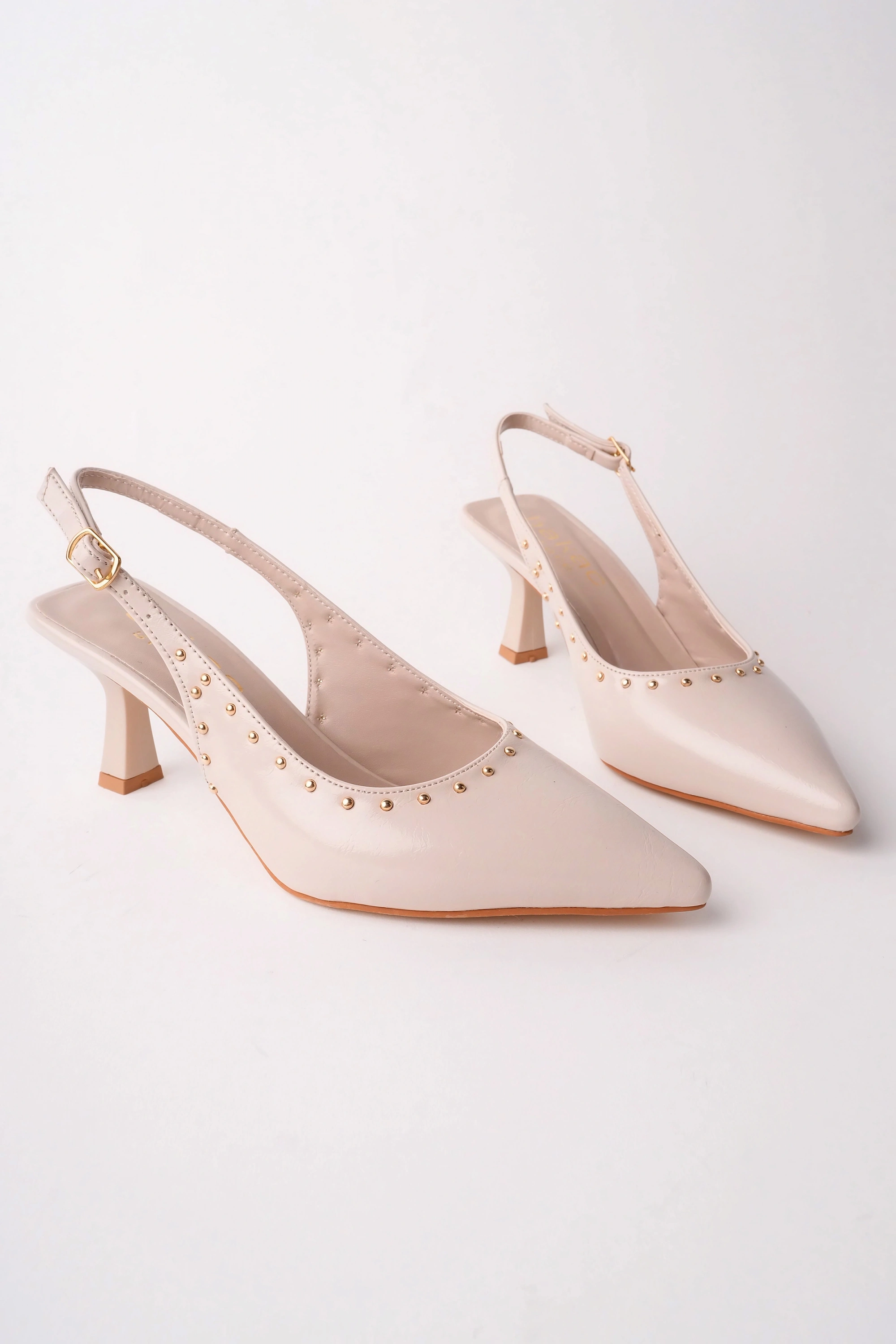 Kadın Bej Zımba Detaylı Sivri Burun Topuklu Ayakkabı