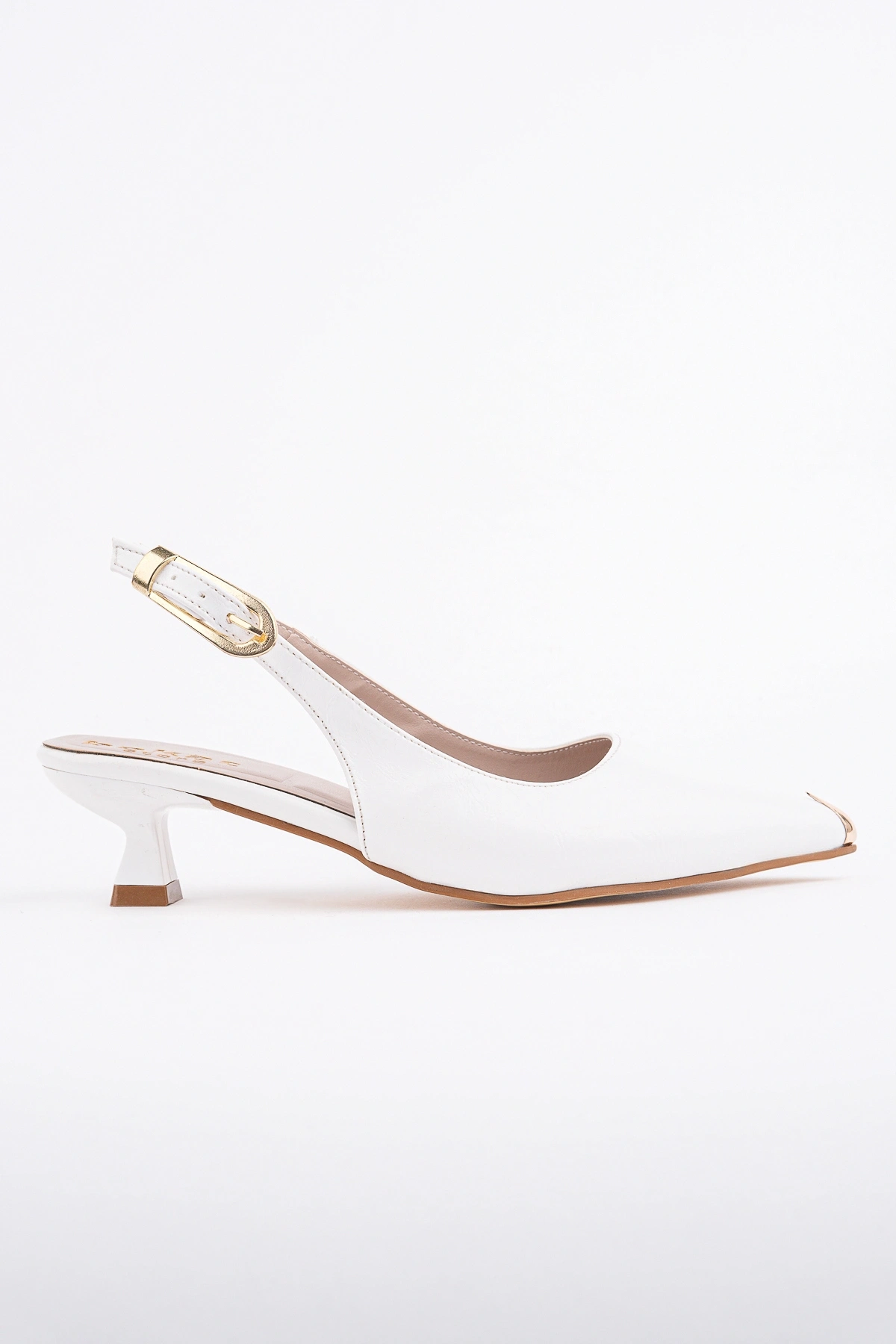 Kadın Beyaz Kırışık Rugan Burunluk Detaylı Kısa Topuklu Ayakkabı