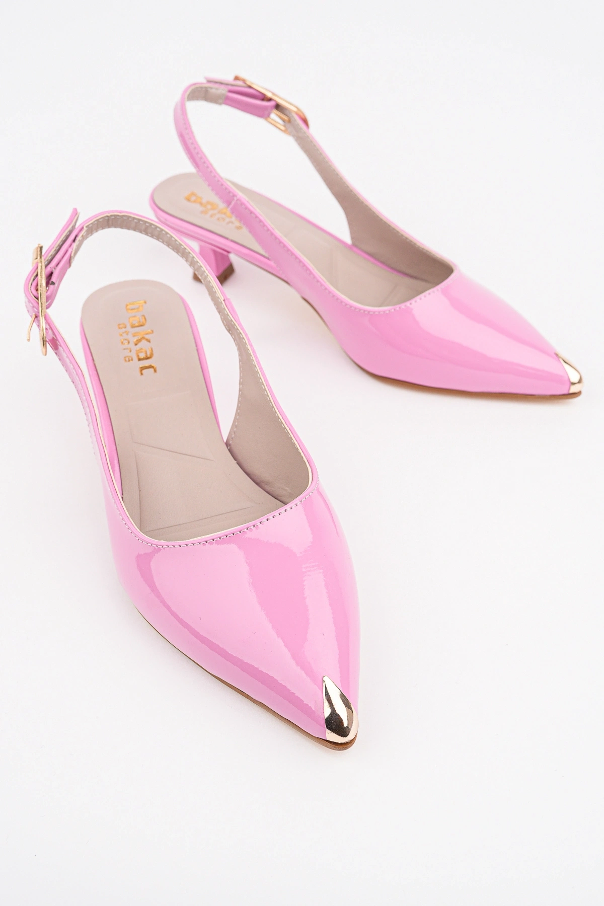 Kadın Pembe Rugan Burunluk Detaylı Kısa Topuklu Ayakkabı