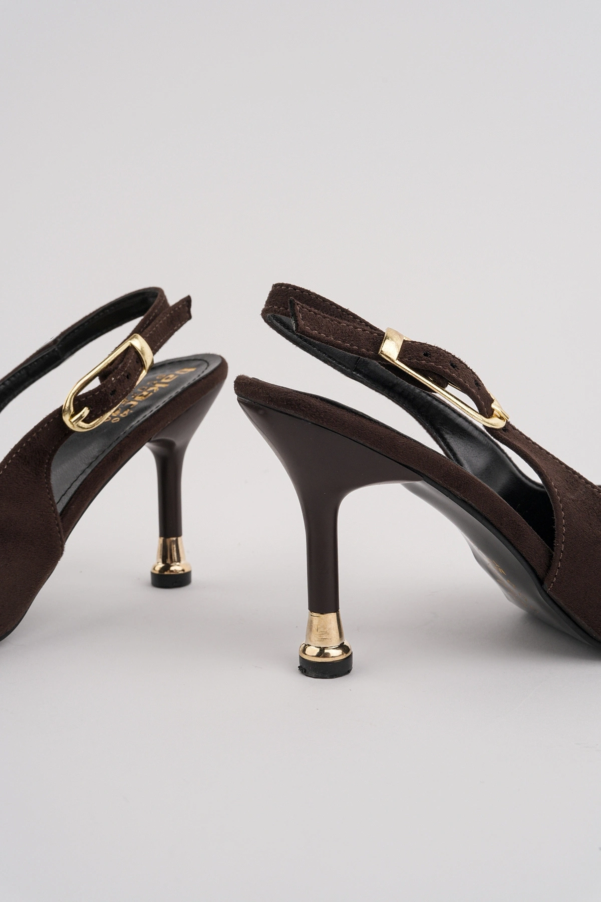 Kadın Kahverengi Süet Tokalı Sivri Şık Topuklu Stiletto Ayakkabı