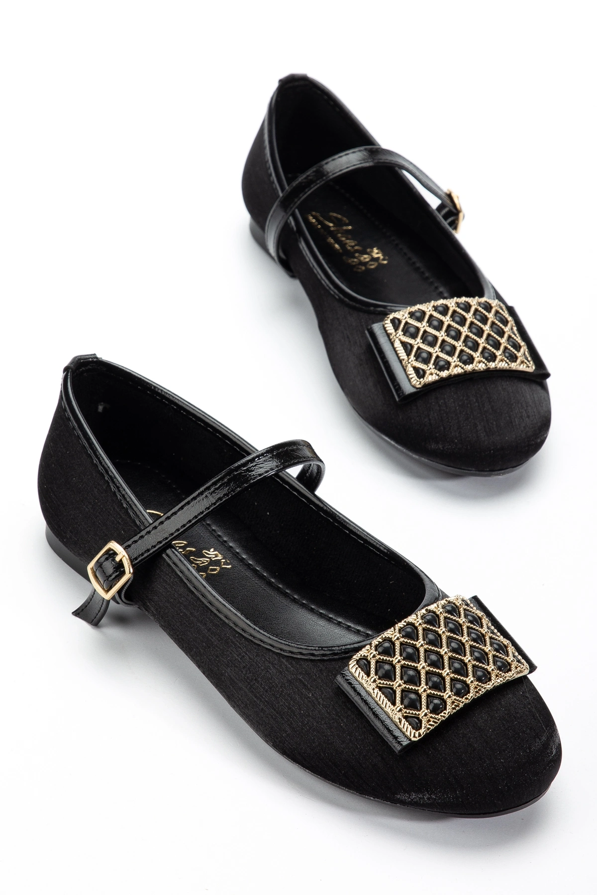 Kadın Siyah Önü Tokalı Parlak Kumaş Babet