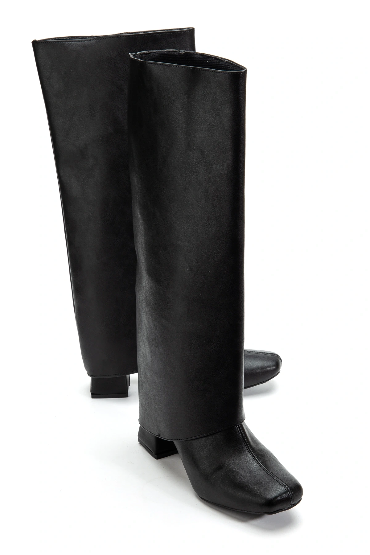 Kadın Takıp Çıkarılabilen Tozluk Detaylı Küt Burun Siyah Deri Çizme