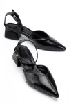Kadın Siyah Kırışık Rugan Önü Dikişli Sivri Burun Kısa Topuklu Ayakkabı