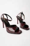 Kadın Bordo Kırışık Rugan Önü Açık Tek Bantlı Topuklu Ayakkabı