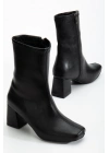 Kadın Siyah Cilt Orta Boy Küt Burun Topuklu Bot