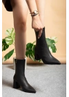Venessa Kadın Siyah Sivri Burun Orta Boy Topuklu Bot