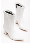 Venessa Kadın Beyaz Sivri Burun Orta Boy Topuklu Bot