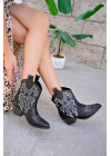Kadın Siyah Deri Beyaz Nakışlı Kısa Topuklu Kovboy Bot