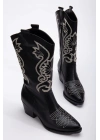 Kadın Siyah Beyaz Deri Özel Nakış Fermuar Detaylı Kovboy Çizme