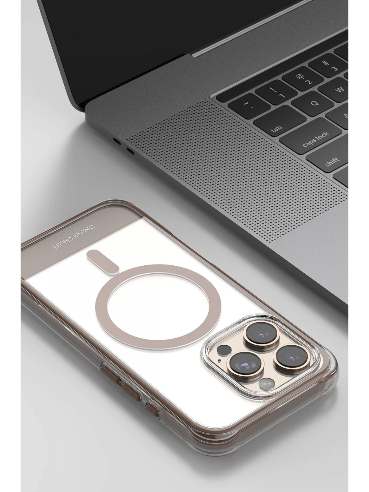 Onegif Apple iPhone 16 Pro Hulk Magsafe Kapak - Beyaz