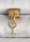 316L Çelik Gold Renk Sallantı Zirkon Taşlı Kalpli Anahtar Model Nomination Charm