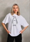 Kadın Nihilist Penguen Özel Tasarım Oversize Bisiklet Yaka Tişört - Beyaz