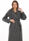 Kadın Uzun Kaşe Kaban – Yünlü Dokuma Kaşmir Kumaş, Kruvaze Yaka, Kuşaklı Astarlı Tesettür Uyumlu Şık Kışlık Siyah Model - Füme