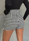 Kapaklı kaşe şort etek siyah beyaz kazayağı h261218