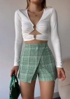 Kapaklı tüvit şort etek yeşil