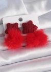 Kırmızı Renk Tüylü Yıldız Ponpon Model Kadın Küpe
