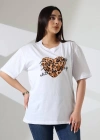 Leopar kalp baskılı tişört