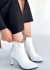 Mişha Beyaz Cilt Topuklu Bot