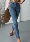 Mom fit kar yıkama bıyık detaylı jeans pantolon d2006