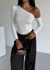 Omuz detaylı kollu bluz beyaz f2336