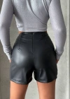 Parçalı cepli deri şort siyah w26312