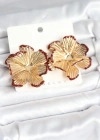 Pirinç Gold Renk Bordo Renk Detaylı Lotus Kadın Küpe