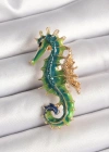 Pirinç Gold Renk Yeşil Deniz Atı Model Zirkon Taş Detay Kadın Broş