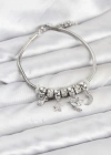 Pirinç Gümüş Renk Kalpli Model Charmlı Kadın Bileklik