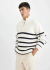 Standart Fit Dik Yaka Yarım Fermuarlı Çizgili Triko Kazak