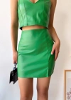 Tek yırtmaçlı arkadan fermuarlı deri etek yeşil s24475