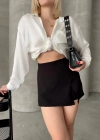Tek yırtmajlı şort etek
