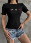 Üçlü kalp nakışlı bluz