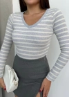 V yaka çizgili bluz gri A3699