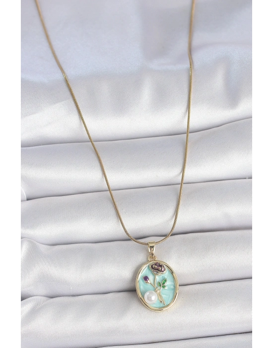 316L Çelik Gold Renk Zincir Mavi Çiçek İşlemeli İnci Detay Portre Model Kadın Kolye