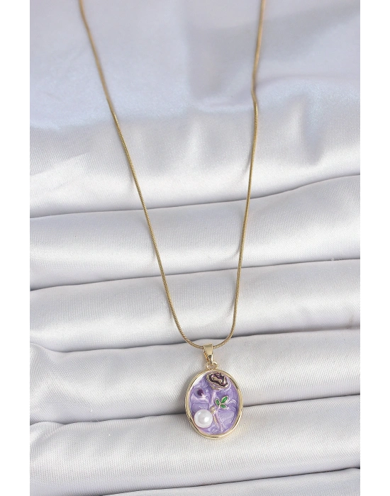316L Çelik Gold Renk Zincir Mor Çiçek İşlemeli İnci Detay Portre Model Kadın Kolye