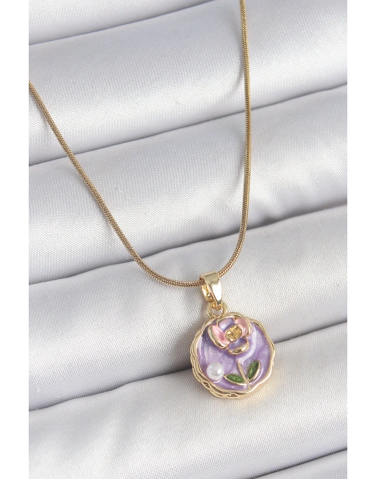 316L Çelik Gold Renk Zincir Mor Minimal Çiçek İşlemeli İnci Detay Portre Model Kadın Kolye