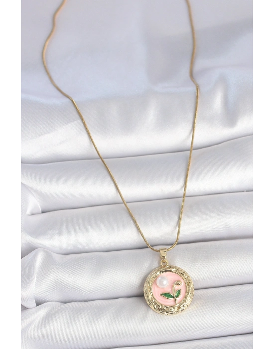316L Çelik Gold Renk Zincir Pembe Çiçek İşlemeli inci Detay Portre Model Kadın Kolye