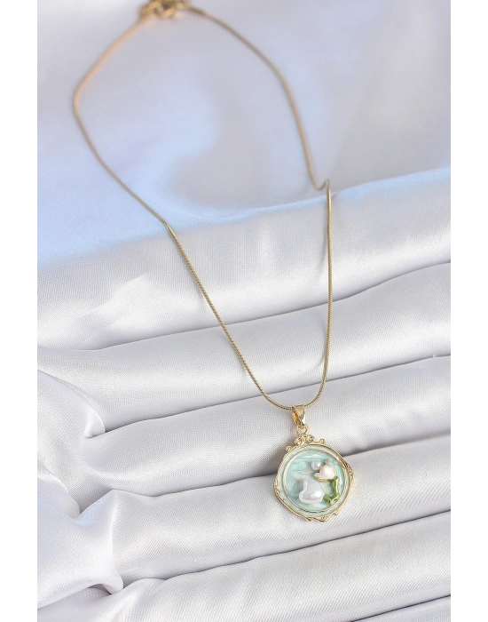 316L Çelik Gold Renk Zincir Turkuaz Mineli İncili Çiçek İşlemeli Portre Model Kadın Kolye