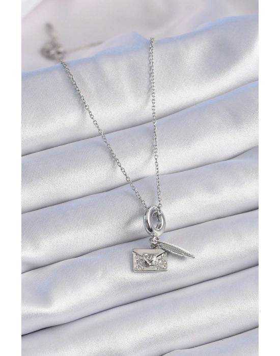 316L Çelik Gümüş Renk Kalp Detay Mektup Figür Charm Model Kadın Kolye